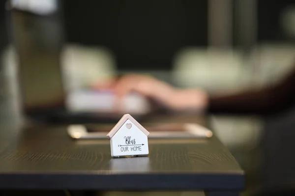 Smart Reasons to Choose an Apartment Rental Agency for Your Next Move